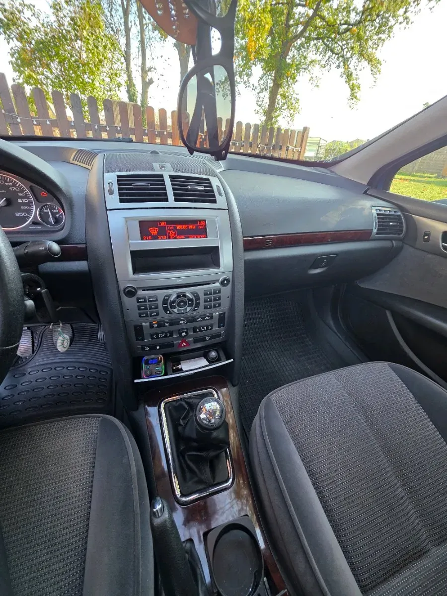 Peugeot 407 2008 photo 3