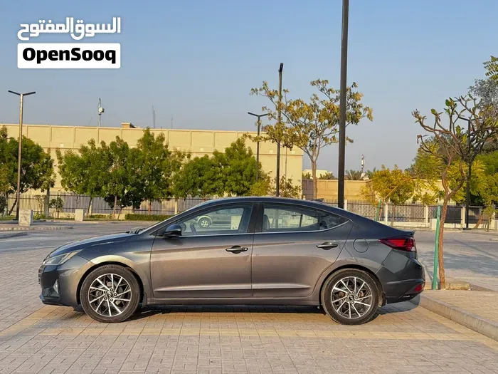 Hyundai Elantra Gls 2019 photo 2