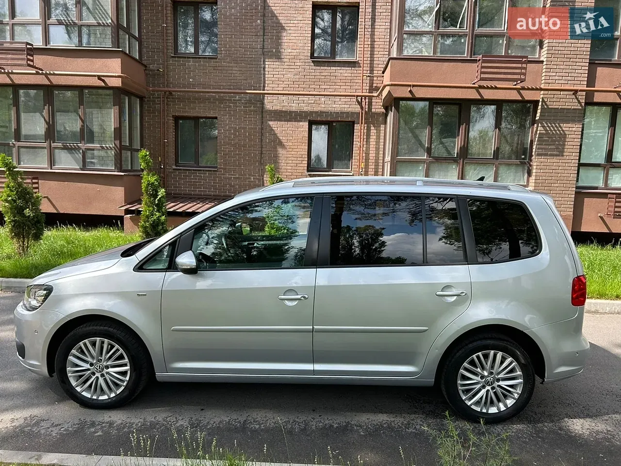 Volkswagen Touran 2015 photo 4
