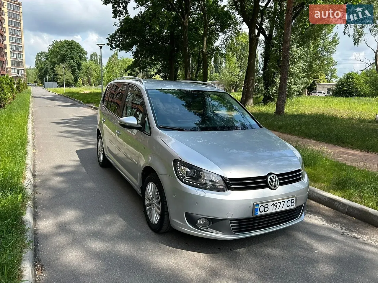 Volkswagen Touran 2015 photo 2