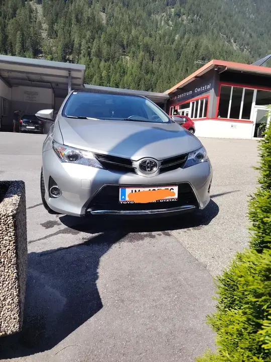 Toyota Auris 2013 photo 3