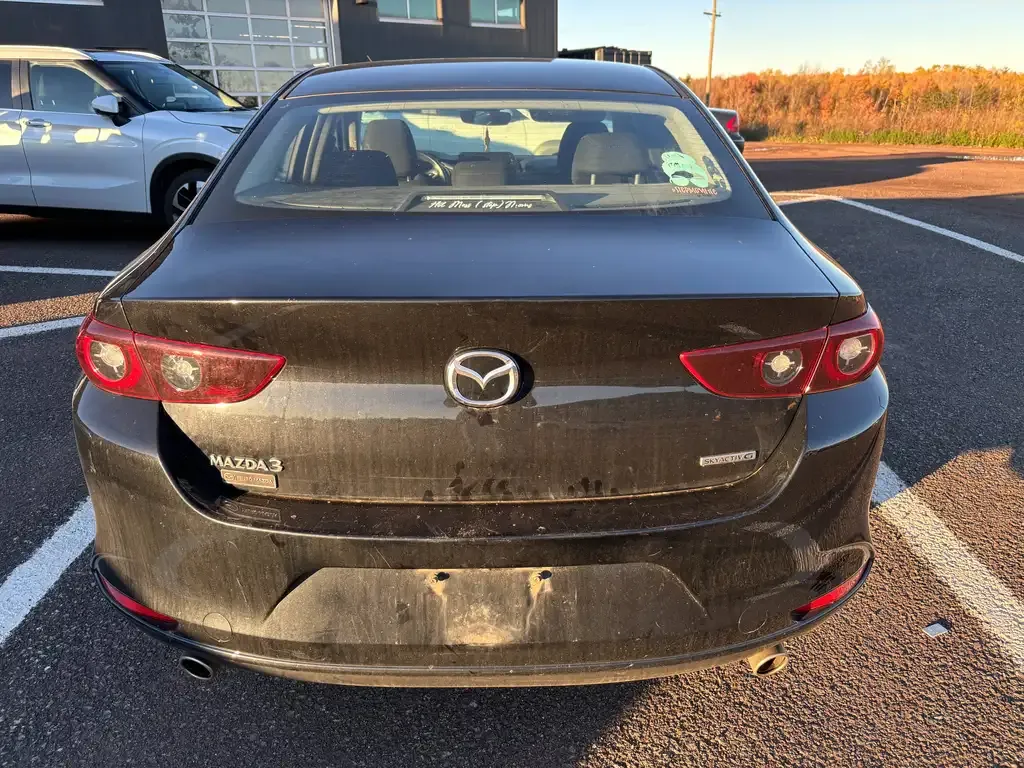 Mazda Mazda3 2023 photo 4