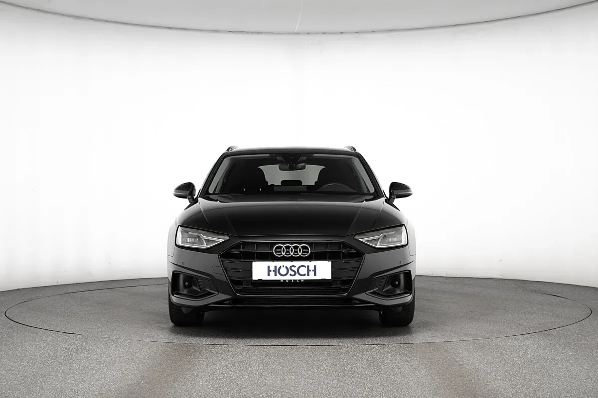 Audi A4 2023 photo 2