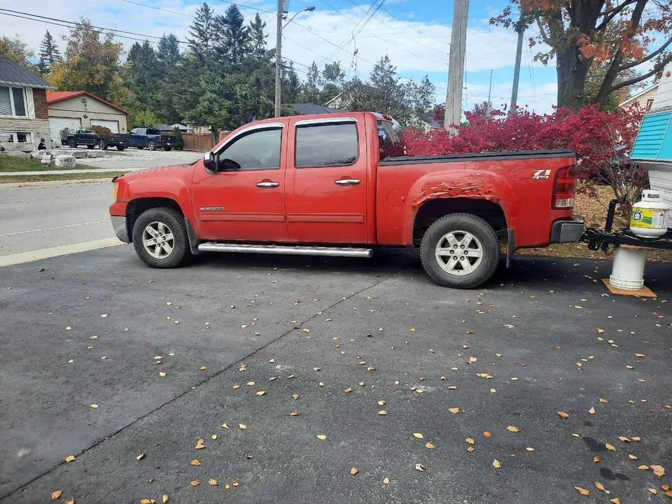 GMC Sierra 2012 photo 3