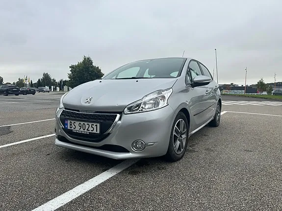 Peugeot 208 2014 photo 3