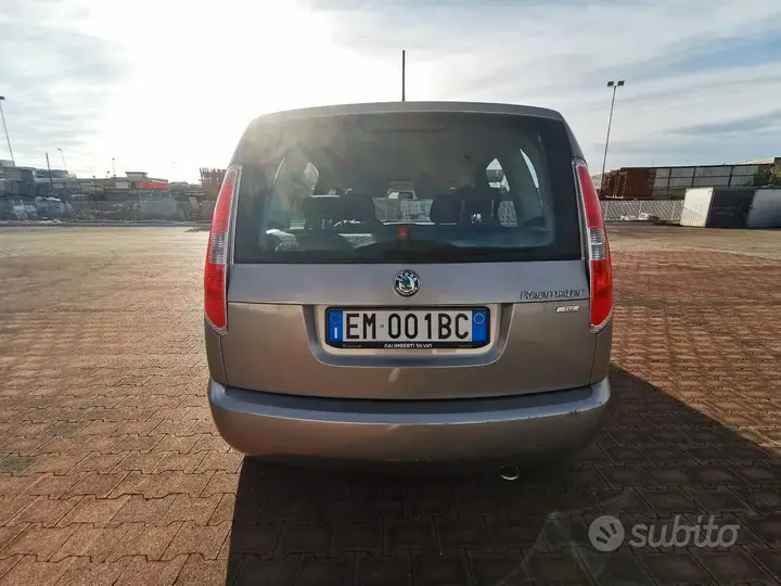 Skoda Roomster 2012 photo 5