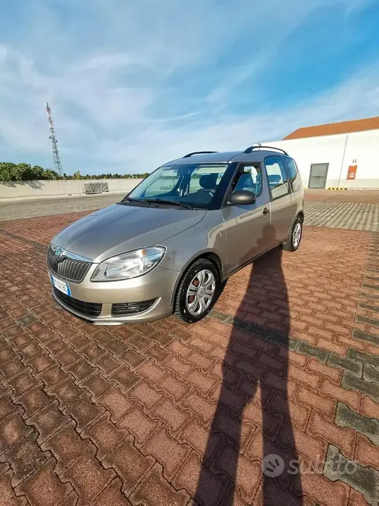 Skoda Roomster 2012 photo 3