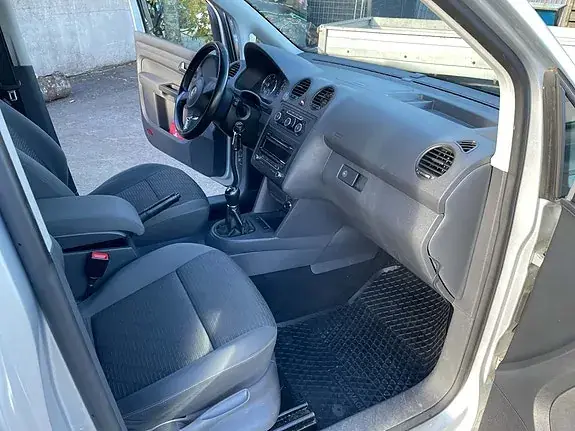 Volkswagen Caddy Maxi 2012 photo 4