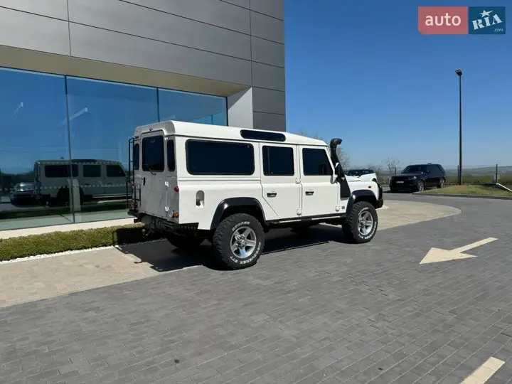 Land Rover Defender 2008 photo 2