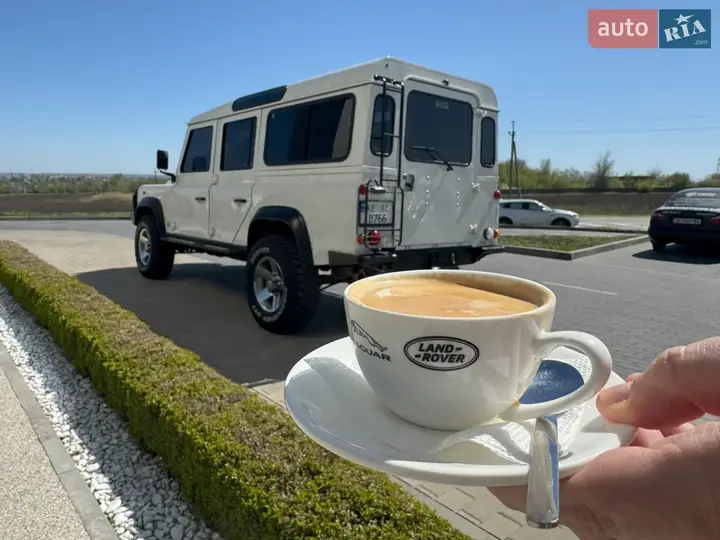 Land Rover Defender 2008 photo 4