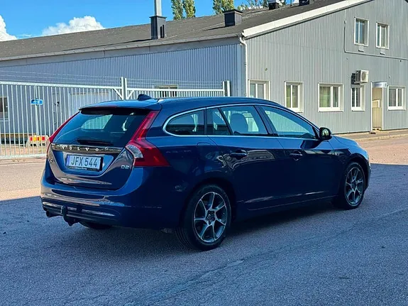 Volvo V60 2015 photo 4