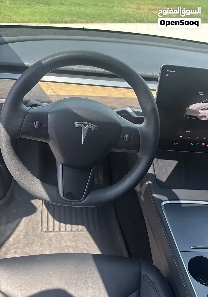 Tesla Model Y 2023 photo 2