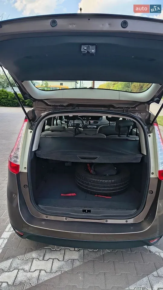 Renault Grand Scenic 2011 photo 3