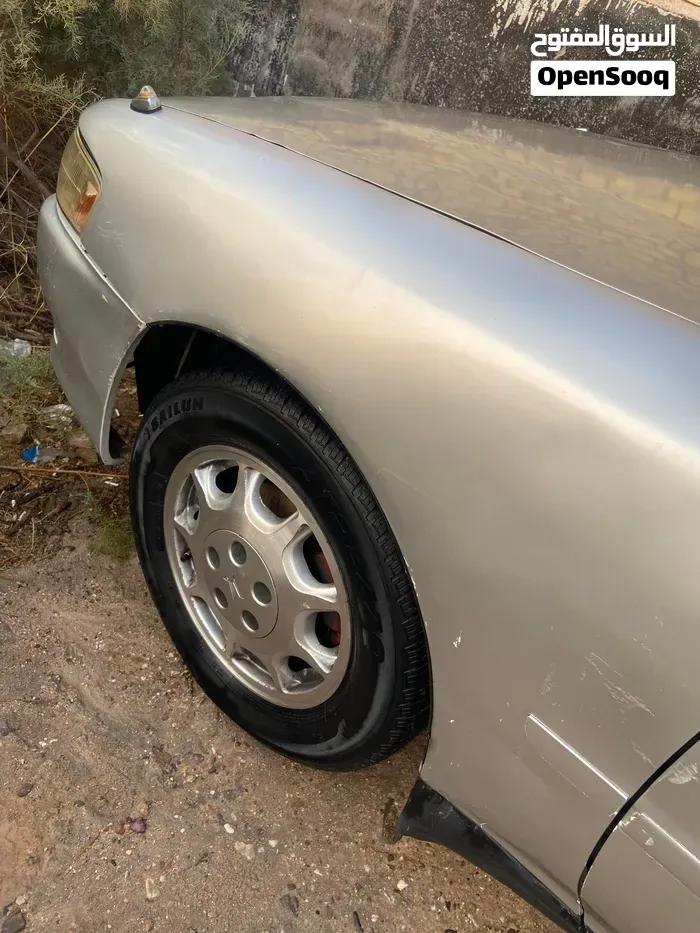 Toyota Crown 1995 photo 3