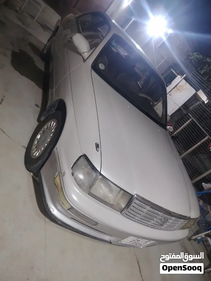 Toyota Crown 1995 photo 4