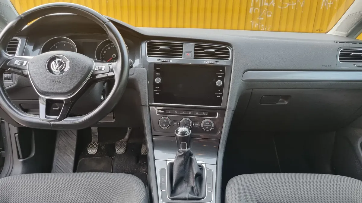 Volkswagen Golf 2017 photo 2