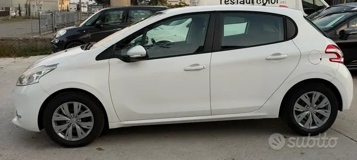 Peugeot 208 2014 photo 4