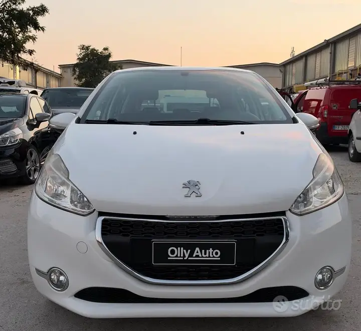 Peugeot 208 2014 photo 3