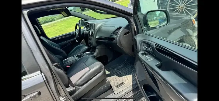 Chrysler Town & Country 2015 photo 4