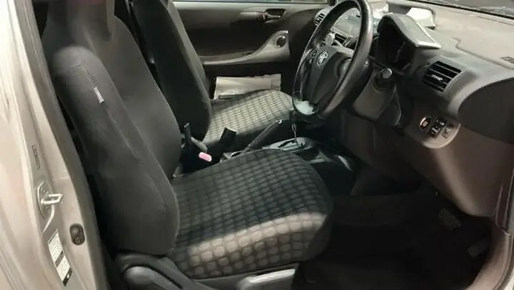 Toyota Iq 2010 photo 2