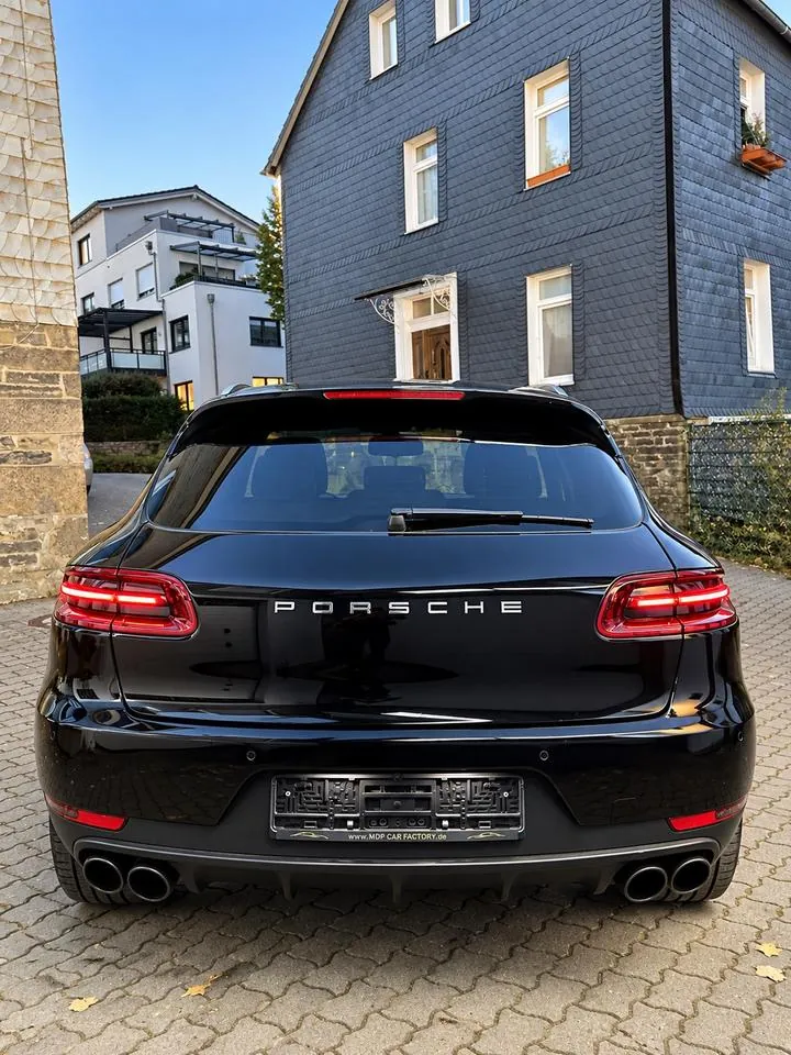 Porsche Macan S