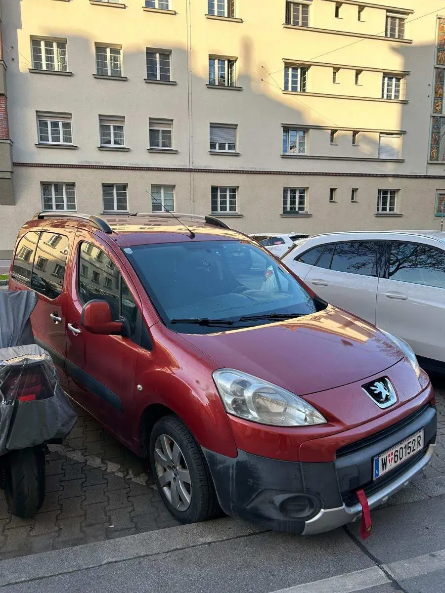 Peugeot Partner 2011 photo 3