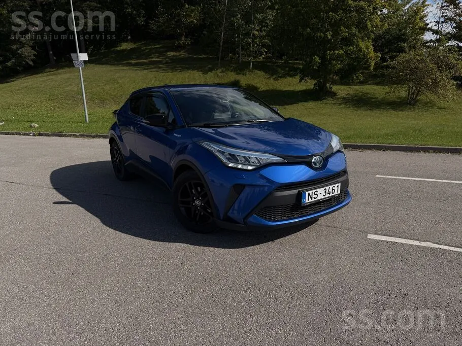 Toyota C-Hr 2020 photo 2
