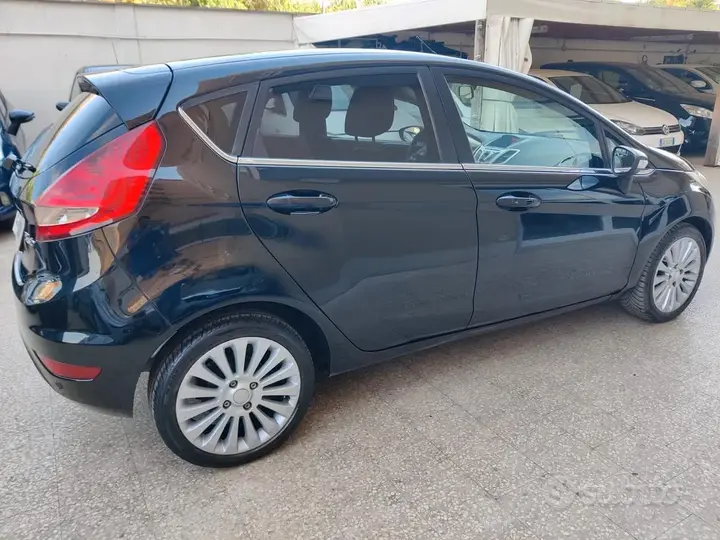 Ford Fiesta 2009 photo 4