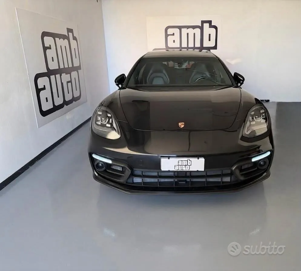 Porsche Panamera 2023 photo 2