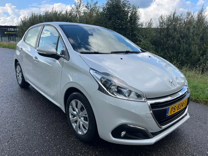 Peugeot 208 2017 photo 2