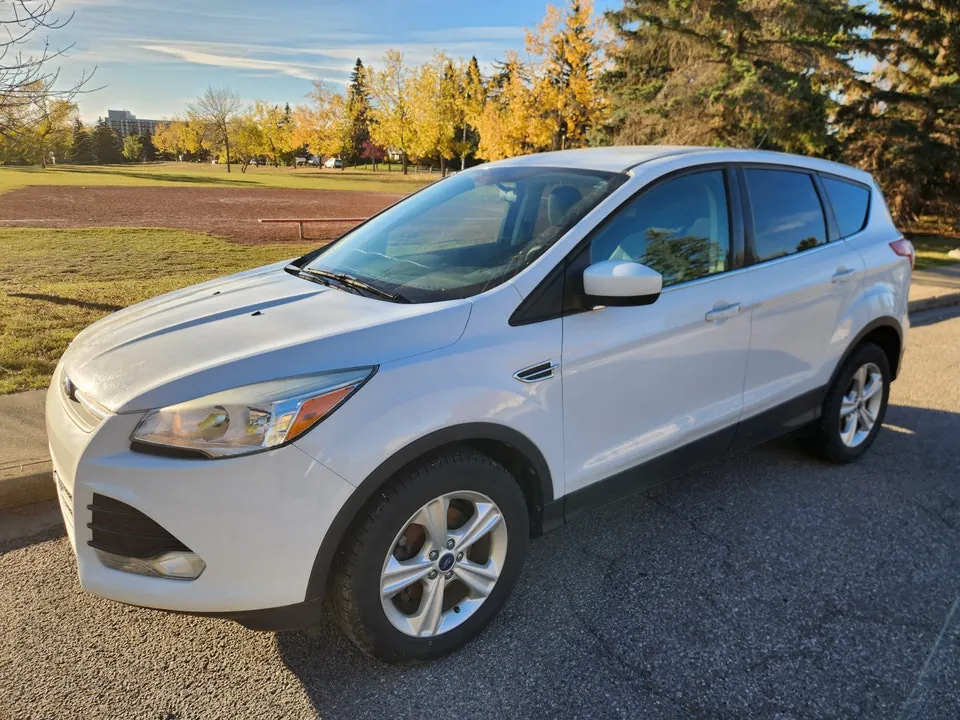 Ford Escape 2014 photo 2