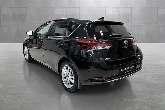Toyota Auris 2017 photo 3