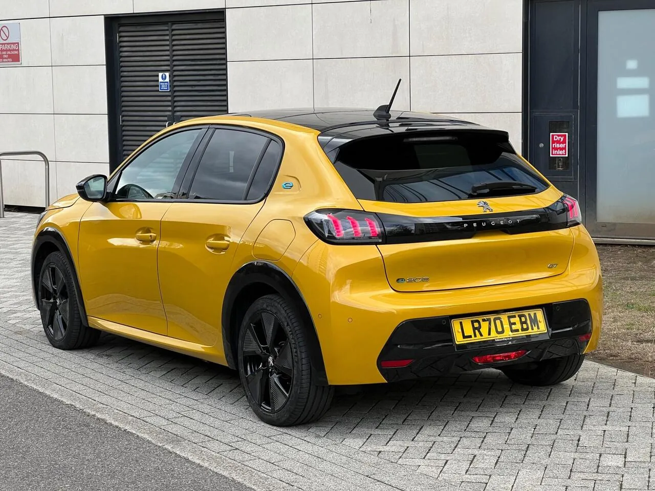 Peugeot E-208 2020 photo 5