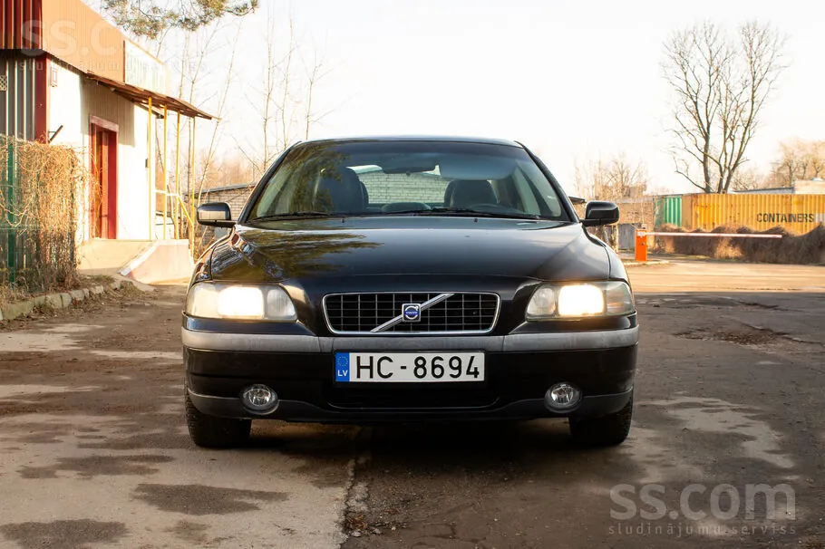 Volvo S60 2004 photo 2