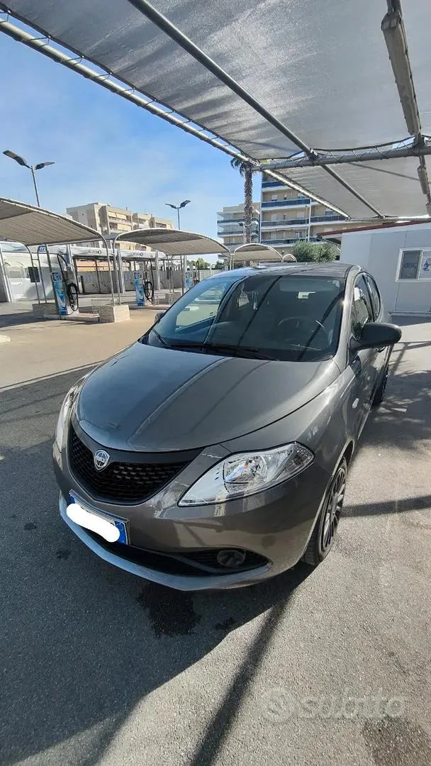 Lancia Ypsilon 2021 photo 2
