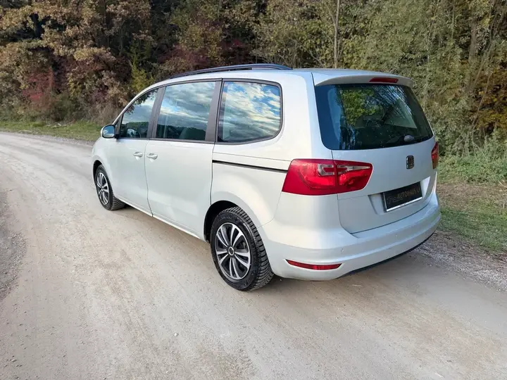 Seat Alhambra 2011 photo 2