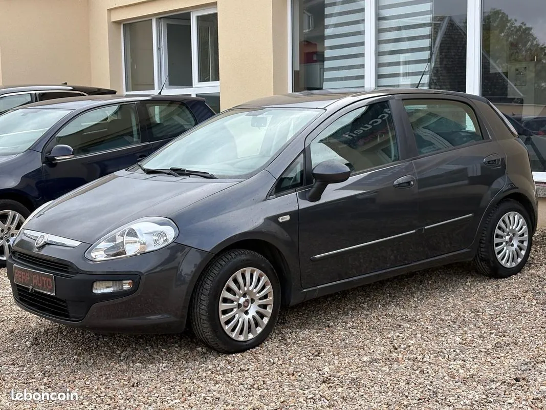 Fiat Punto Evo 2010 photo 2