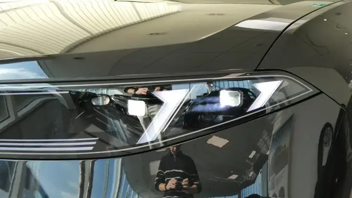 BMW Ix3 photo 3