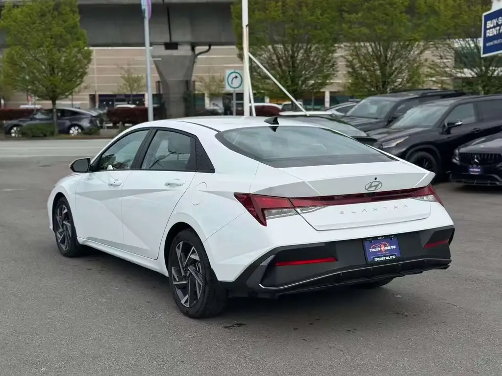 Hyundai Elantra 2024 photo 4