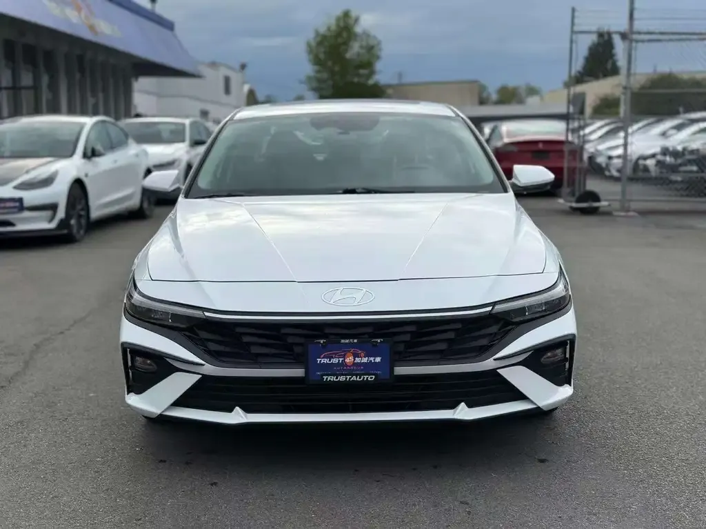 Hyundai Elantra 2024 photo 2