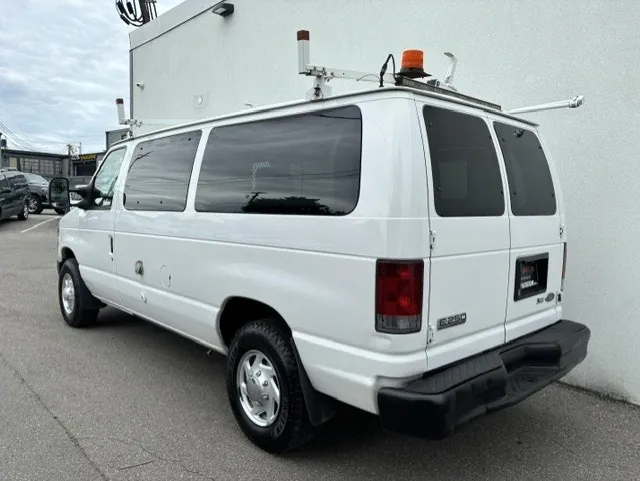 Ford E-Series Van 2009 photo 3