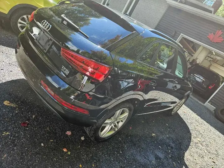 Audi Q3 2017 photo 4