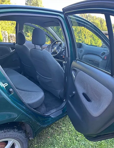 Toyota Yaris 2004 photo 5