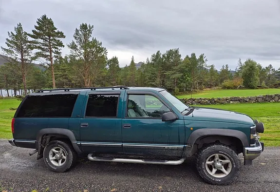 Chevrolet Suburban 1998 photo 2