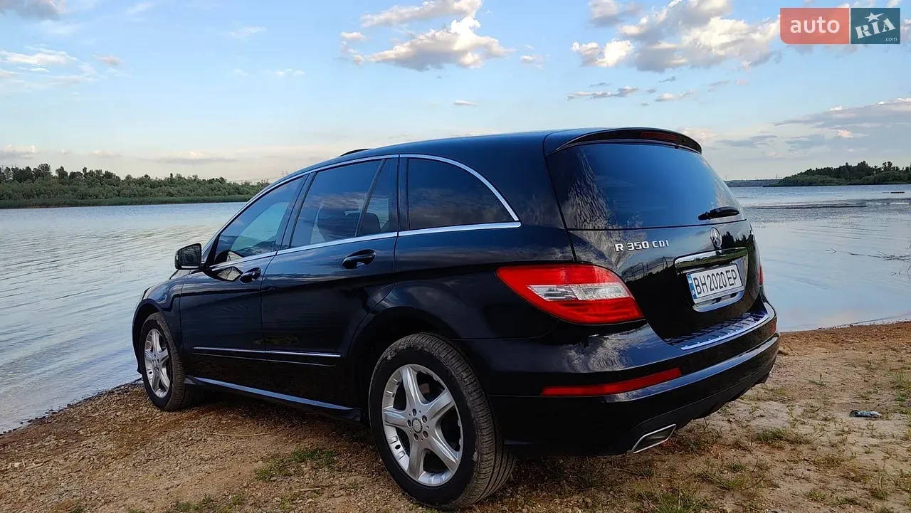 Mercedes-Benz R-Class 2011 photo 4