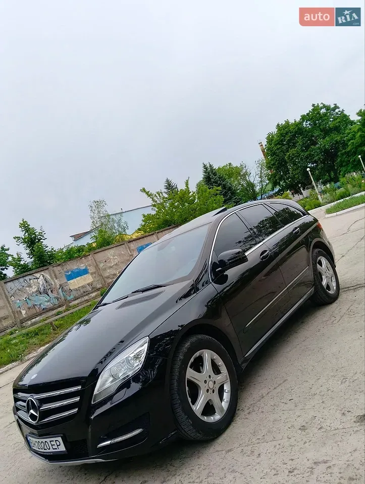 Mercedes-Benz R-Class 2011 photo 2