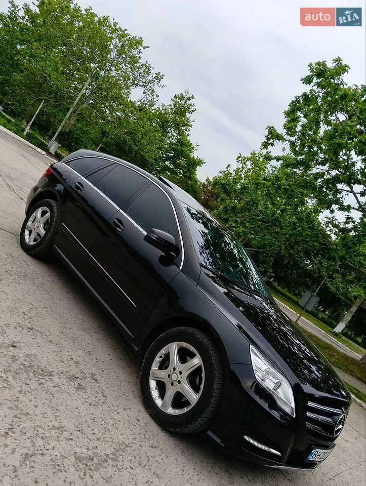 Mercedes-Benz R-Class 2011 photo 3