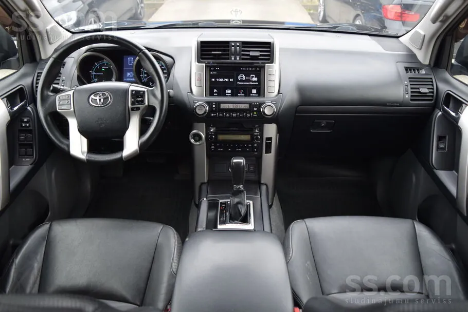 Toyota Land Cruiser 2013 photo 4