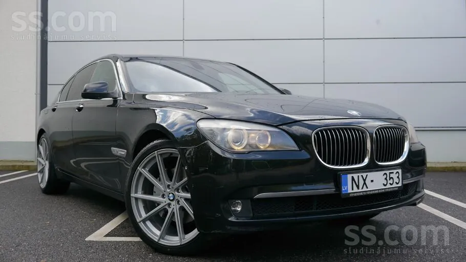 BMW 730