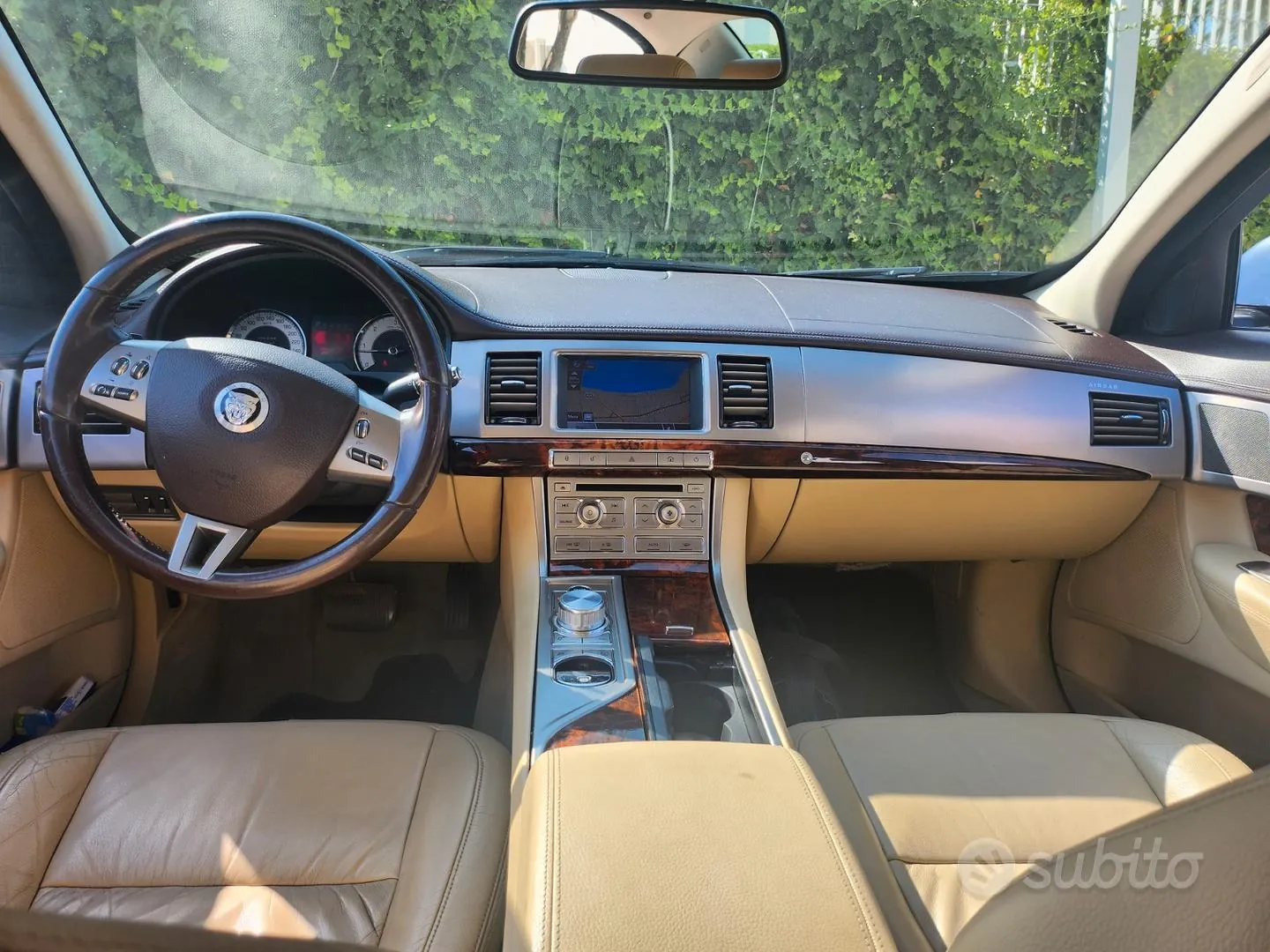 Jaguar Xf 2010 photo 5